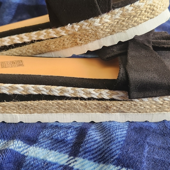 Sandals - Picture 5 of 5